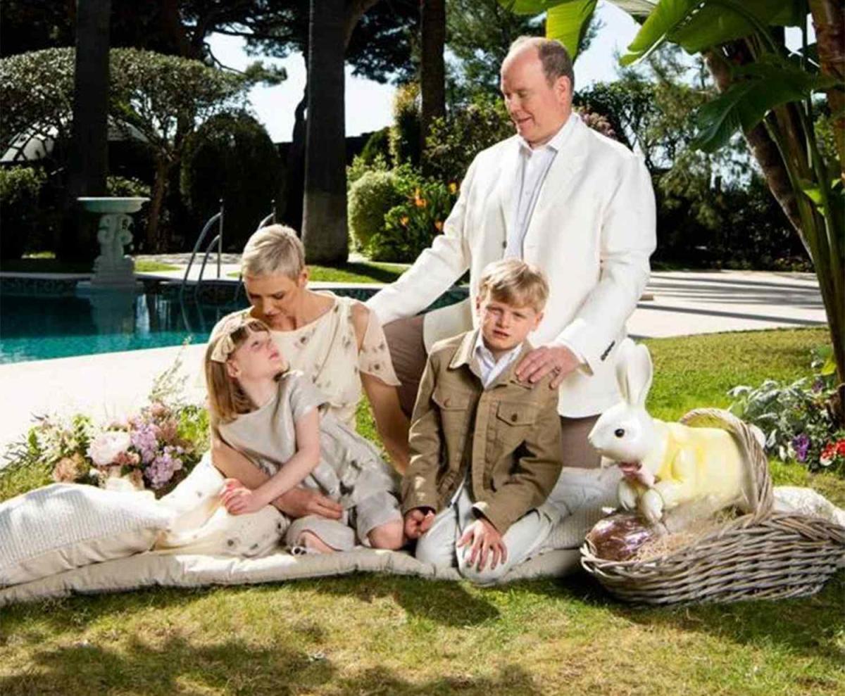 La princesa Charlene celebra la Pascua con su primer retrato familiar después de regresar a Mónaco