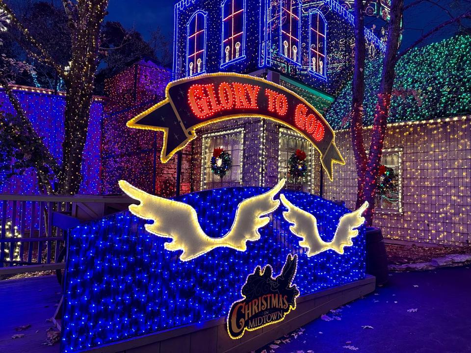 holiday lights at silver dollar city theme park