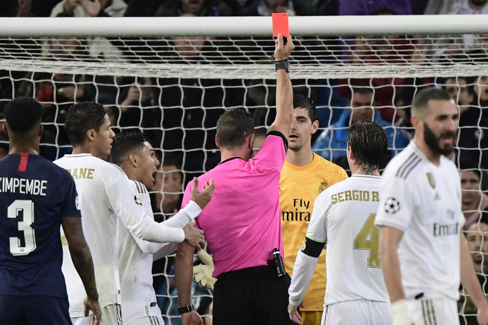 Le PSG s’en sort finalement en fin de match grâce à deux buts coup sur coup de Mbappé et Sarabia. Mais le grand homme de ce match côté parisien s’appelle Keylor Navas, auteur de multiples parades face à son ancienne équipe. Avec ce nul miraculeux, le PSG sécurise sa première place.