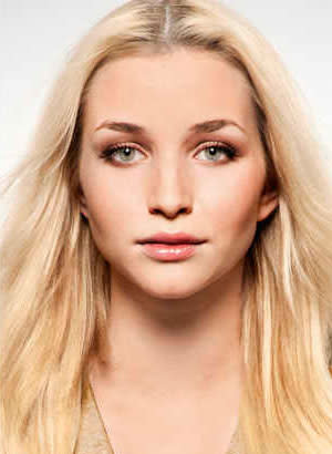 GNTM-ValerGNTM-Svenja-A-300x410ie-Charlotte-300x410