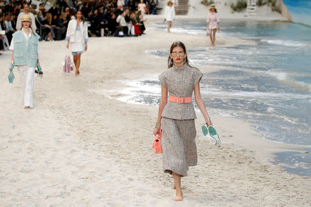 Chanel's Spring 2019 Runway Was a Beach With an Ocean and