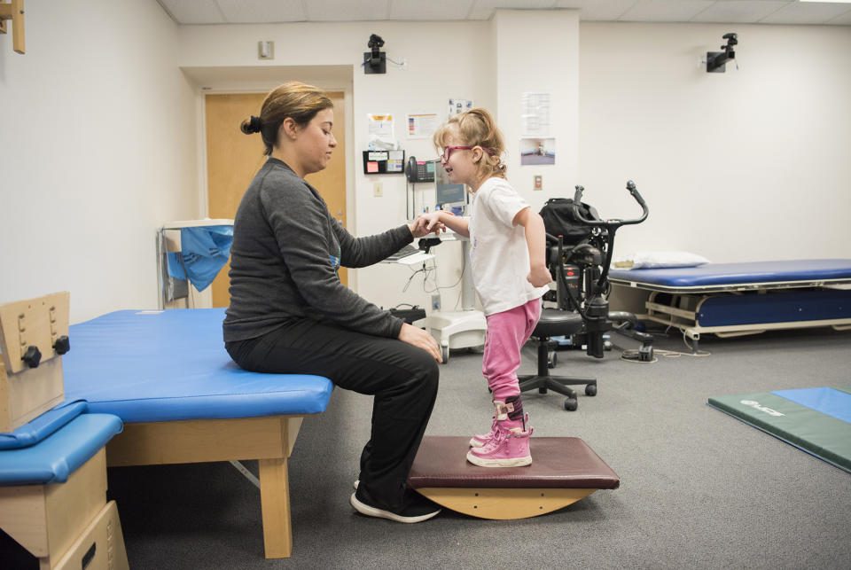 Kaylee Morley during a physical therapy session at the Cleveland Clinic. (Collect/clevelandclinic.org)