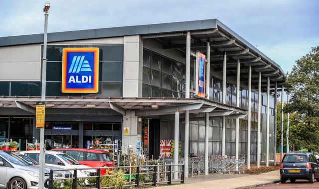 BEAT THE GREGGS' PRICE RISE: ALDI LAUNCHES SUPERSIZED BRITISH CLASSIC JUST  IN TIME FOR CHRISTMAS – FOUR TIMES BIGGER AND 24% CHEAPER THAN GREGGS' SAUSAGE  ROLL - ALDI UK Press Office