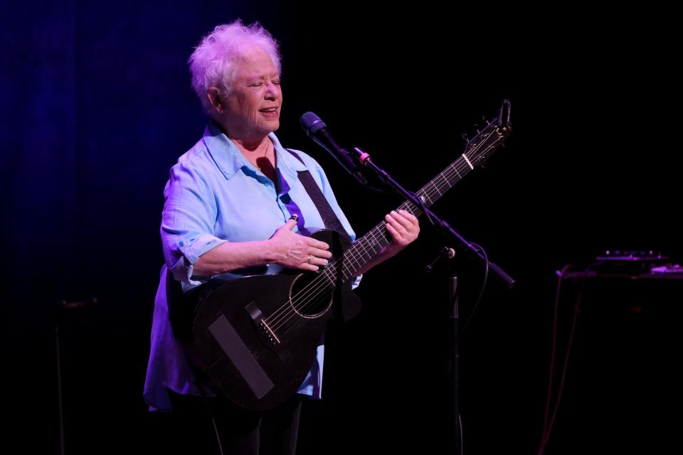 Janis Ian moved easily from song to song in the Southern Theatre.