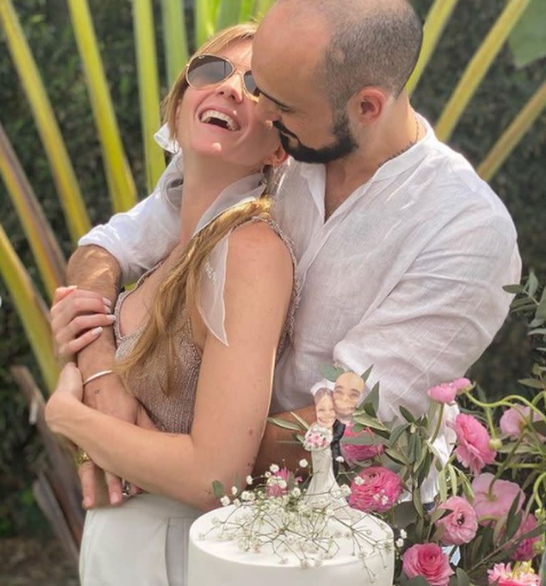 A pura sonrisa, los novios disfrutaron de ese esperado momento