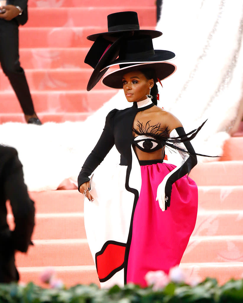 <p>Vous avez dit “exubérant” ? Non, ce n’est pas du tout le cas de Janelle Monae, voyons ! (crédit Getty) </p>