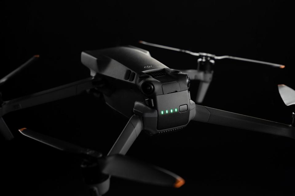 <p>DJI Mavic 3 drone press gallery</p>
