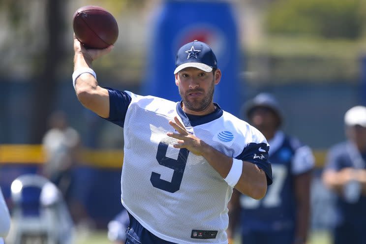 Cowboys QB Tony Romo retiring, replacing Phil Simms