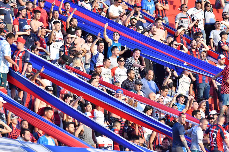 Los hinchas de San Lorenzo, muy enojados con el presente del club y ahora se viene el clásico con Huracán, en donde estarán de manera interina los entrenadores Monarriz y Di Leo