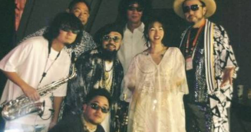 滿島光現身大港開唱，與日本爵士樂團SOIL&”PIMP”SESSIONS合體演出。（圖／翻攝自滿島光IG）