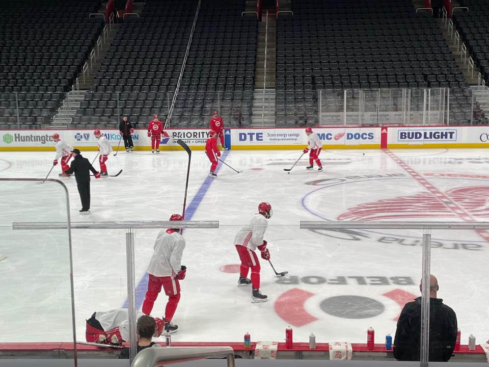 Andrew Copp wearing a cage mask during the Detroit Red Wings' morning skate on April 15, 2024 in Detroit.