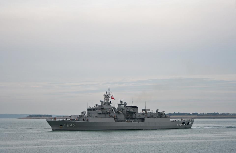 <em>Barbaros</em> class frigate TCG <em>Oruçreis</em> outward bound from Portsmouth Naval Base, U.K., September 21, 2009. <em>Brian Burnell/George Hutchinson via Wikimedia Commons,</em> <em>CC-BY-SA-4.0</em>