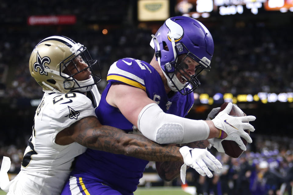 Did Kyle Rudolph's push-off in the end zone warrant a pass interference penalty? (AP Photo/Brett Duke)