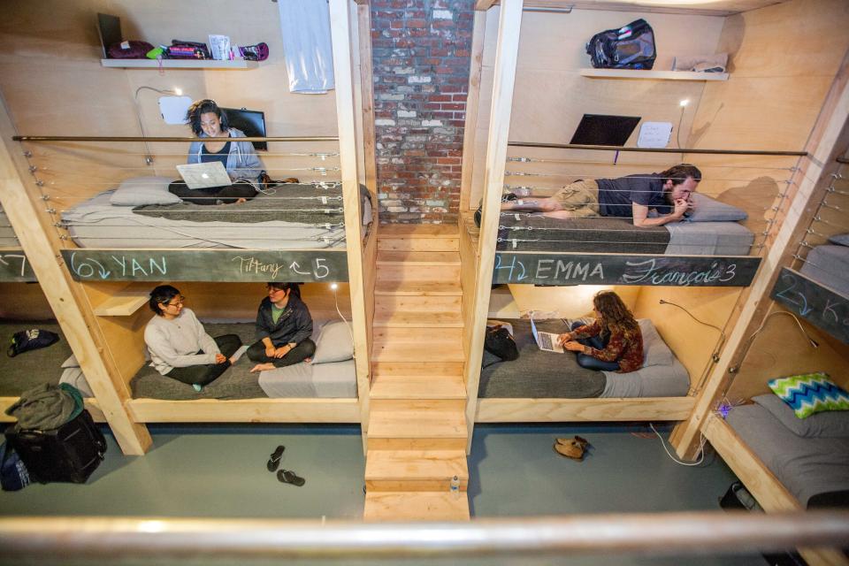 Bunk beds at one of PodShare's LA locations. (Photo: Elvina Beck/PodShare)