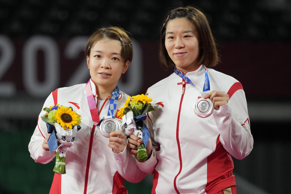 中國羽球女雙選手陳清晨和隊友賈一凡最終獲得銀牌。（圖／AP）