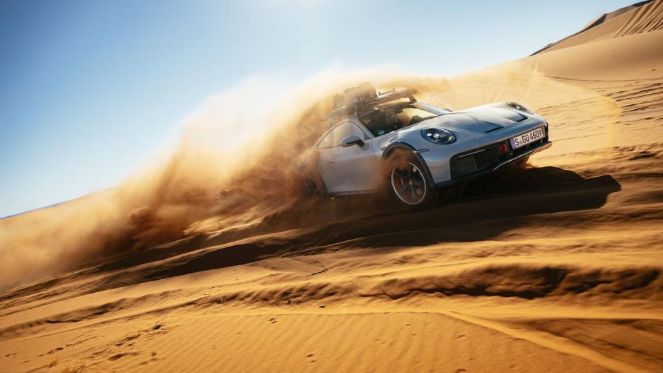 2023 porsche 911 dakar