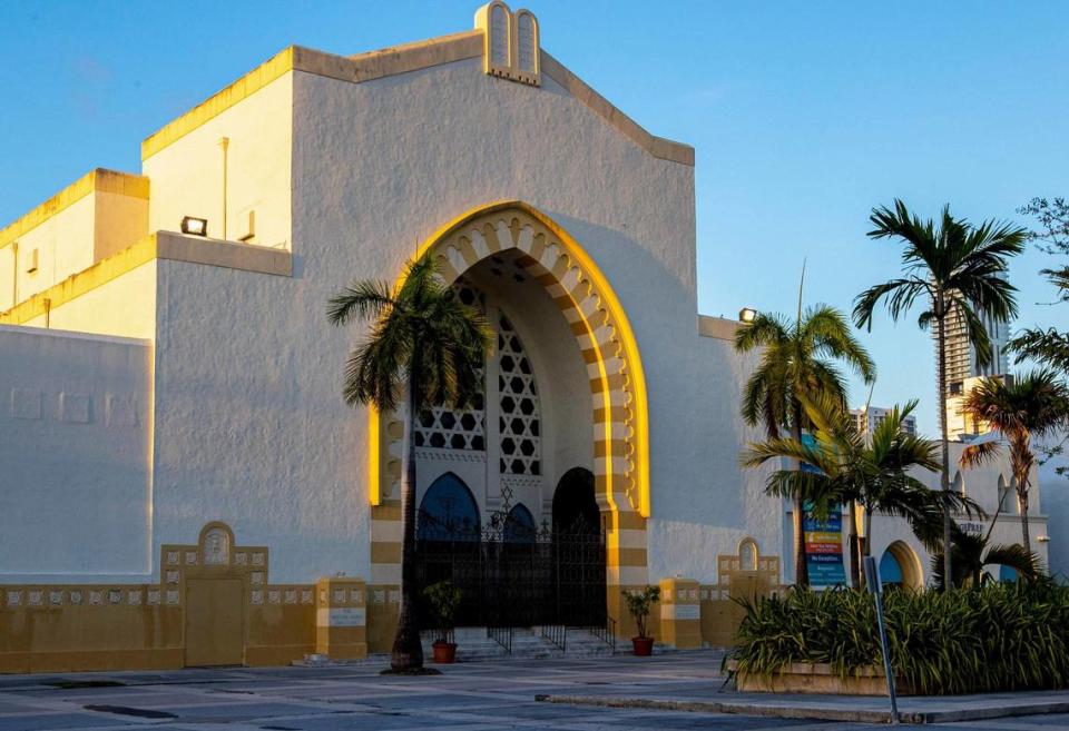 Vista exterior del Temple Israel of Greater Miami en Miami, Florida, el viernes 11 de marzo de 2022.