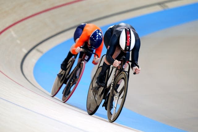 Emma Finucane ahead of Hetty van de Wouw at the velodrome. 