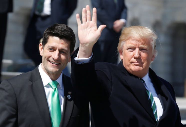 El líder republicano en la Cámara Baja, Paul Ryan, y el presidente Donald Trump se juegan mucho con su impulso a su iniciativa de reforma del sistema de salud. (Reuters)