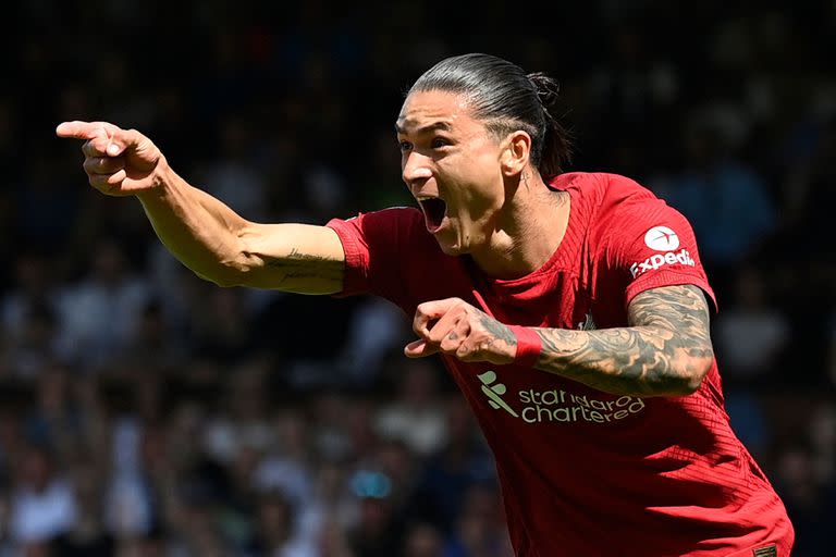 Darwin Núnez tardó apenas 13 minutos en convertir su primer gol para Liverpool en la Premier League; era el 1-1 parcial ante Fulham