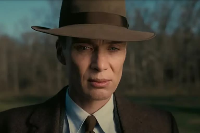 Cillian Murphy como J. Robert Oppenheimer