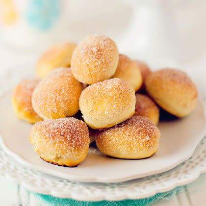 Cinnamon Sugar Nutella-Filled Soft Pretzel Bites