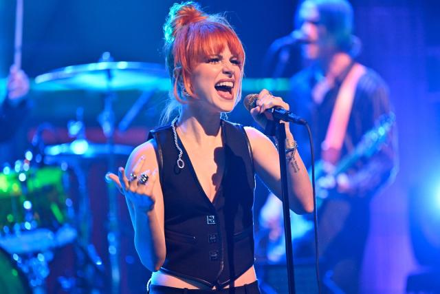 Paramore's self-titled album returning to vinyl with updated artwork –  105.7 The Point
