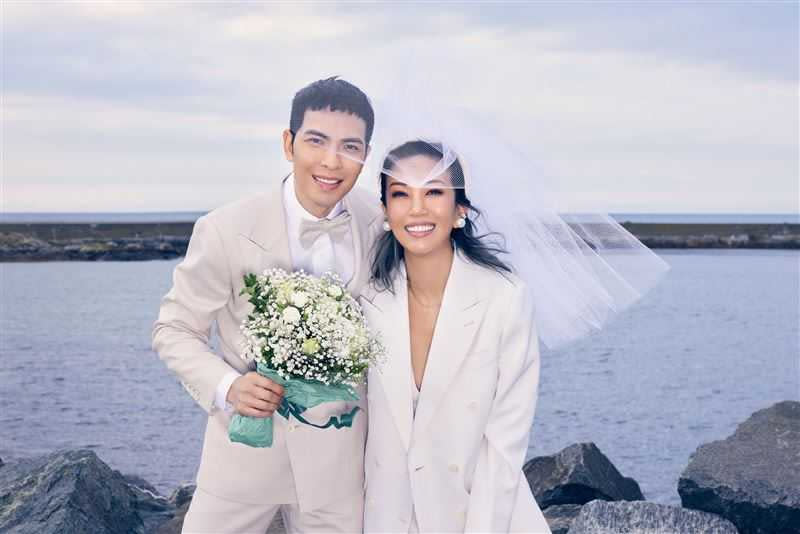 相戀16年的蕭敬騰與經紀人Summer，兩人在今年宣布登記結婚，還在挪威拍了婚紗照，相當幸福。（圖／喜鵲娛樂提供）