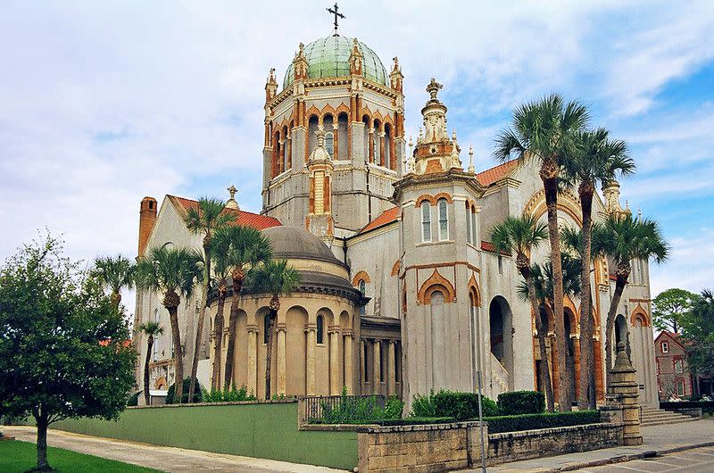 View is from the southwest on Valencia Street.