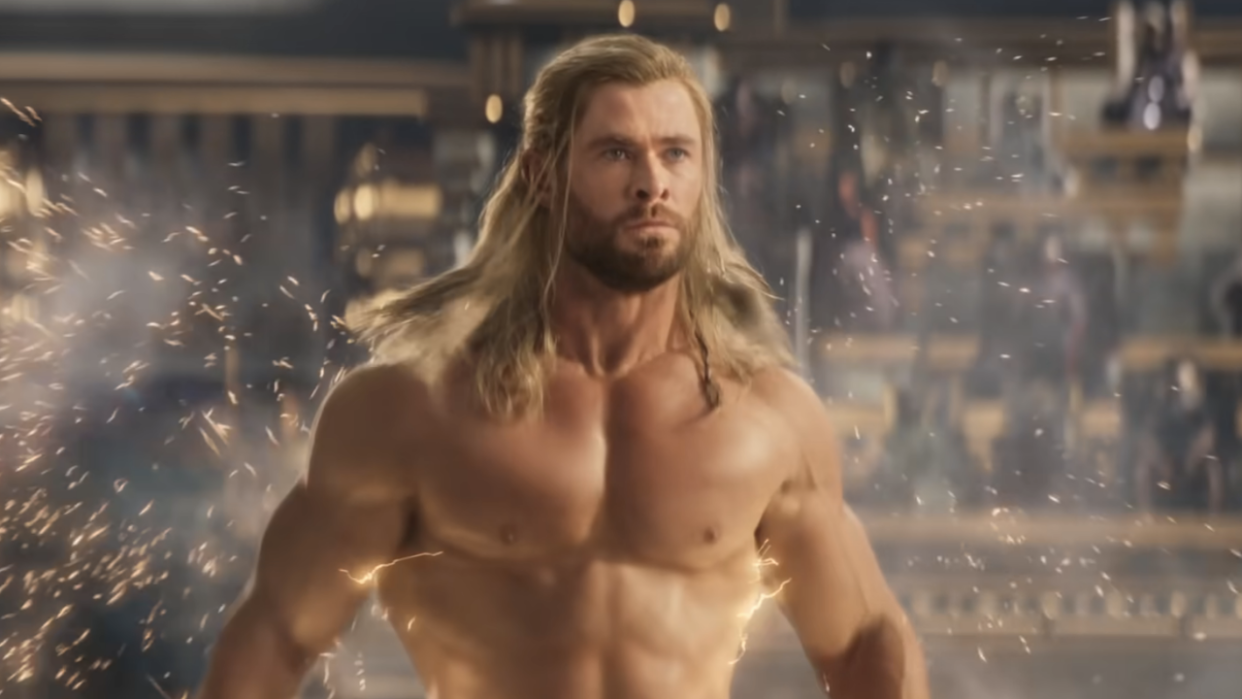  Chris Hemsworth shirtless in Thor: Love and Thunder. 