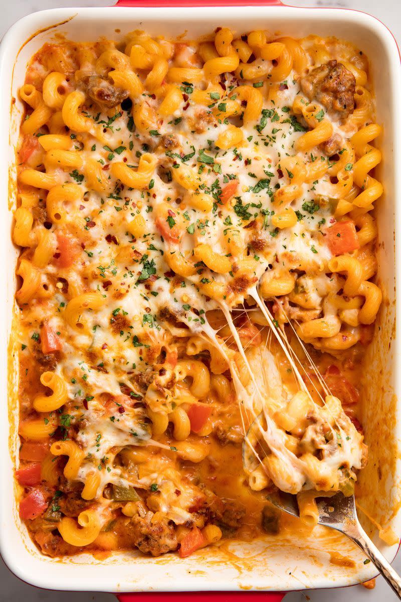 <p>This is our new Italian dreamboat.</p><p>Get the <a href="https://www.delish.com/uk/cooking/recipes/a28924211/italian-mac-n-cheese-recipe/" rel="nofollow noopener" target="_blank" data-ylk="slk:Italian Mac & Cheese;elm:context_link;itc:0;sec:content-canvas" class="link ">Italian Mac & Cheese</a> recipe.</p>