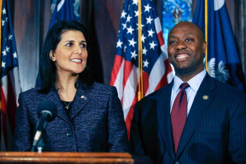 Nikki Haley y Tim Scott (AP)