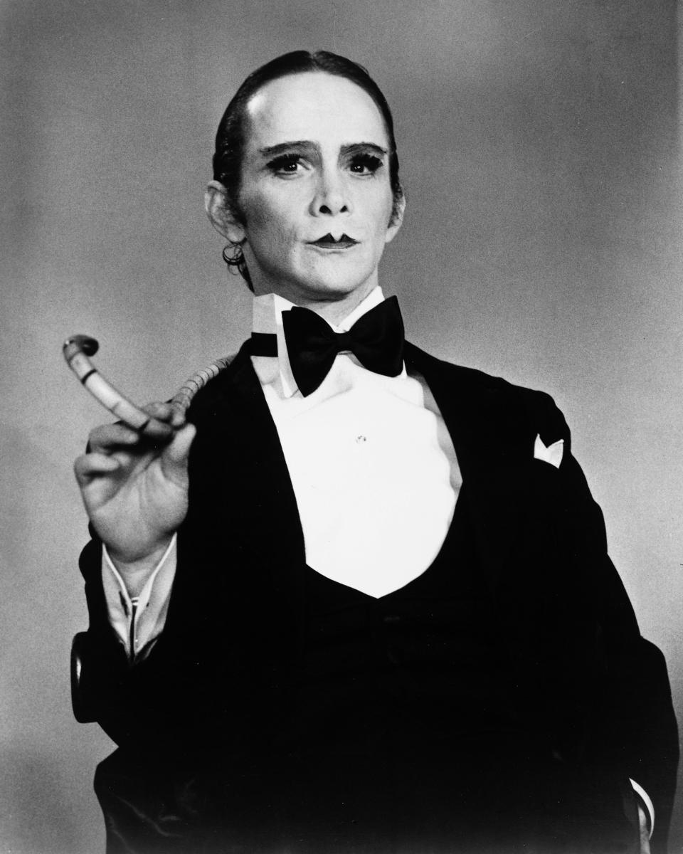 Actor Joel Grey as the Master of Ceremonies in a publicity still for the film 'Cabaret', 1972.   (Photo by Silver Screen Collection/Getty Images)