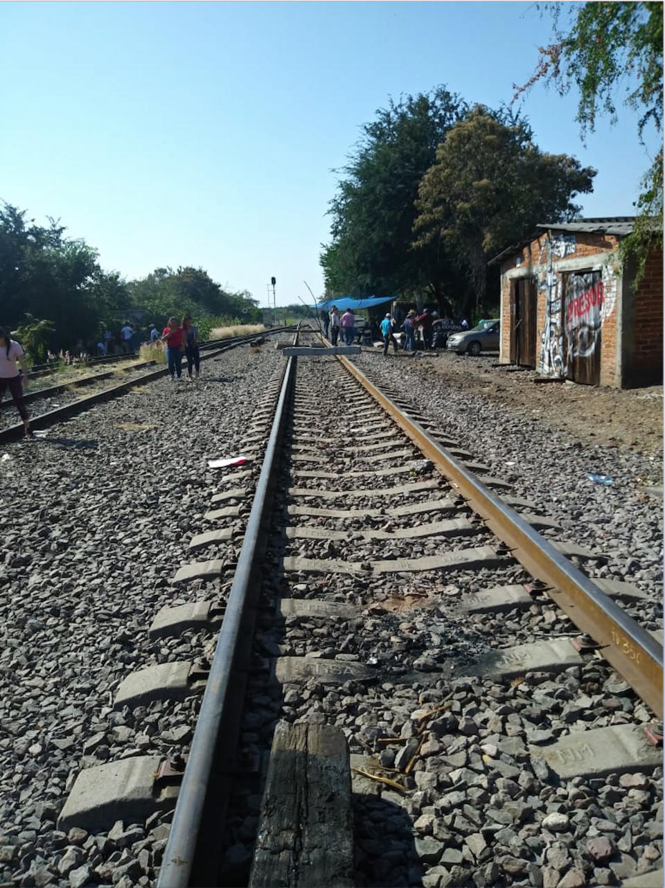 FOTOS | Caos económico en México por bloqueo de la CNTE a trenes en Michoacán