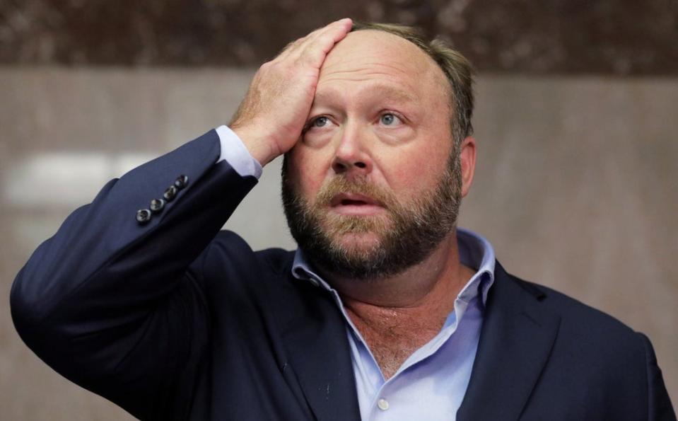 Alex Jones (REUTERS)