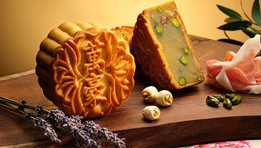 Mid-Autumn Festival and Luxurious Mooncake - Asia Trend