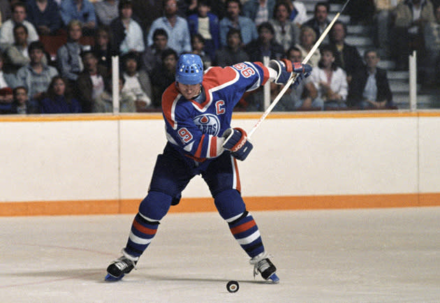 <b>Le joueur le plus craint</b> des gardiens est l’illustre Wayne Gretzky, qui les a vaincus à 894 reprises au cours de sa carrière (1978-1999).<br> La Presse Canadienne/Chuck Stoody