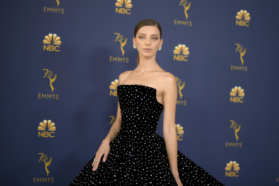 Angela Sarafyan llega a la 70a entrega de los Emmy el lunes 17 de septiembre de 2018, en el Microsoft Theater en Los Angeles. (Foto Richard Shotwell/Invision/AP)