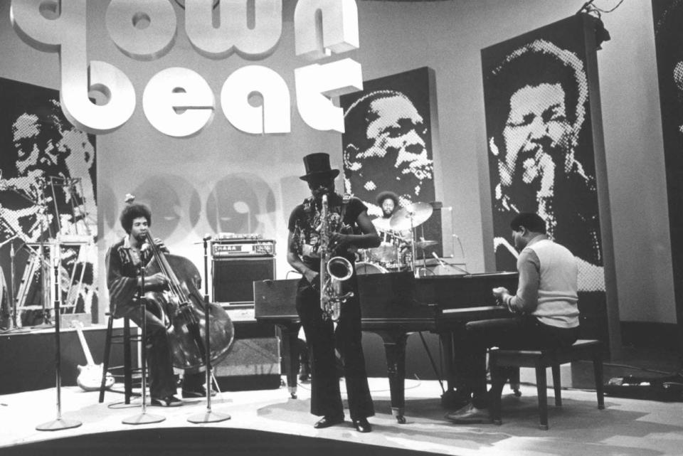 "The Down Beat Poll Winners' Show," broadcast in 1975 on PBS TV, featured bassist Stanley Clarke , multi-instrumentalist Rahsaan Roland Kirk , drummer Lenny White and pianist McCoy Tyner. Down Beat magazine celebrates its 60th birthday this year.