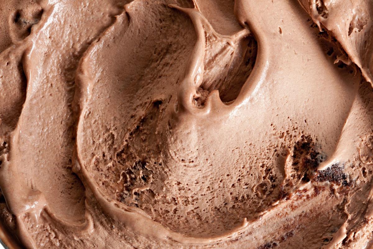 Healthy ice cream: What to know about low-calorie picks.