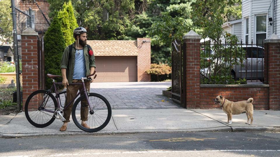 Ben Sinclair spielt "The Guy", einen Drogenkurier, der in der vierten Staffel von einem neuen Freund begleitet wird. (Bild: HBO)