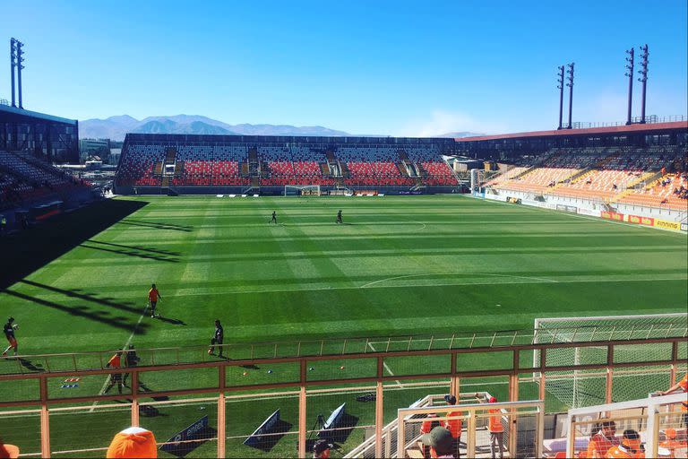 El estadio Zorros del Desierto tendrá este jueves un 60% del aforo completo (8.800 espectadores) cuando se enfrenten Chile y la Argentina por las Eliminatorias sudamericanas