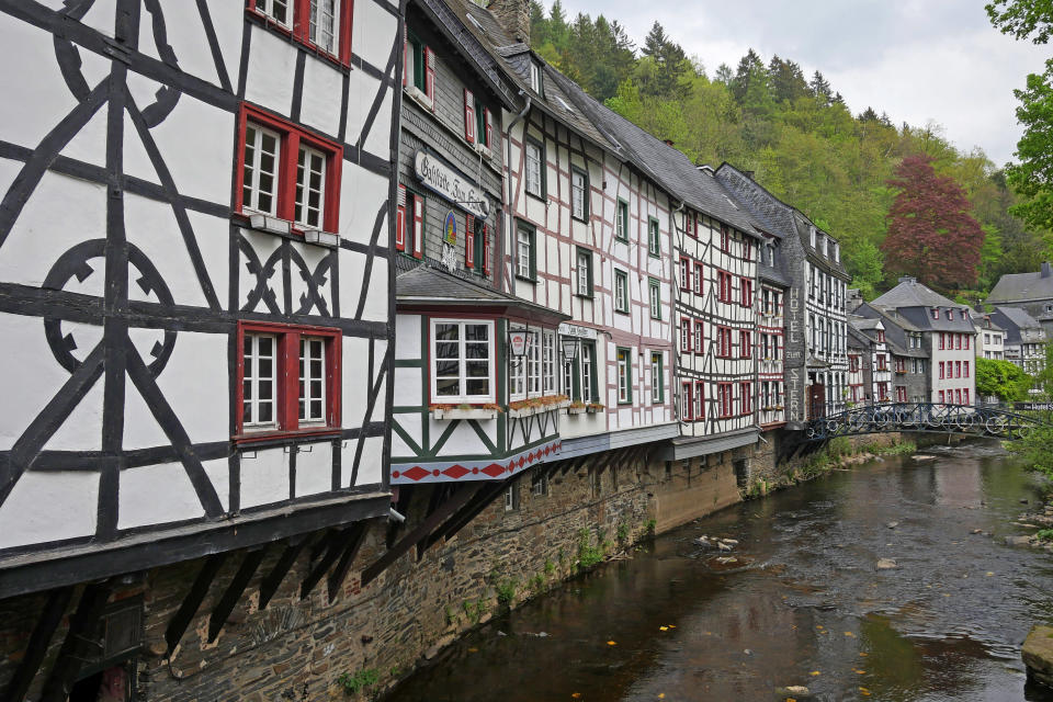 Monschau lockt mit ihren Fachwerkhäusern viele Besucher an (Symbolbild: Getty Images)