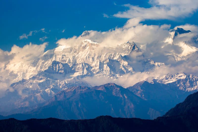 ▲印度喜馬拉雅山傳雪崩，有一群41人登山隊慘遭活埋，目前已知10死。（圖／美聯社／達志影像）