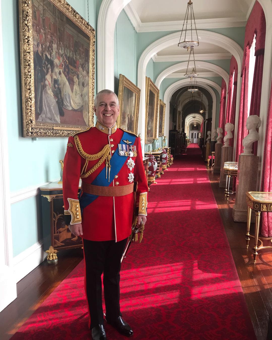 Al mostrar su orgullo por su papá, Eugenia mostró más del Palacio. Instagram @princesseugenie