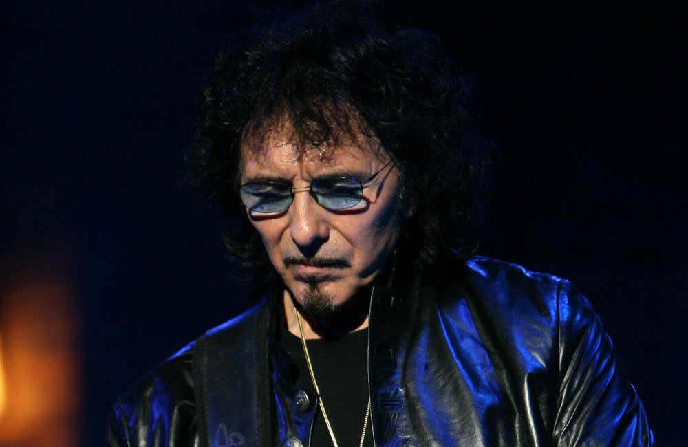 Tony Iommi wants to do a new solo album credit:Bang Showbiz