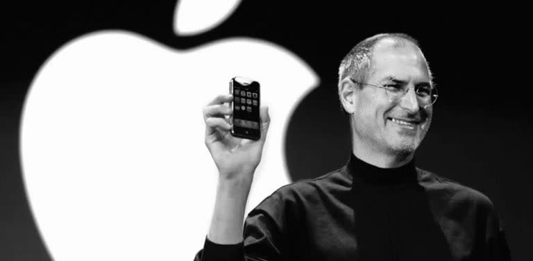 21/06/2022 Steve Jobs presentando el primer iPhone POLITICA INVESTIGACIÓN Y TECNOLOGÍA APPLE