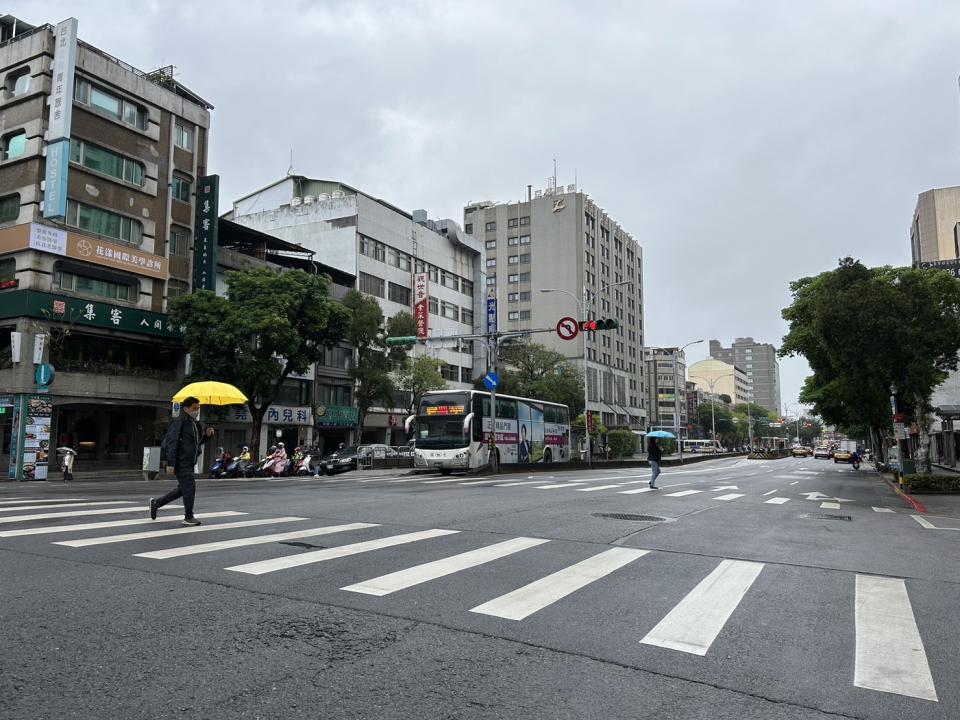 氣象局表示，這一週水氣減少，但下週六開始降雨機率將提高。   圖：林岑韋／攝(資料照)