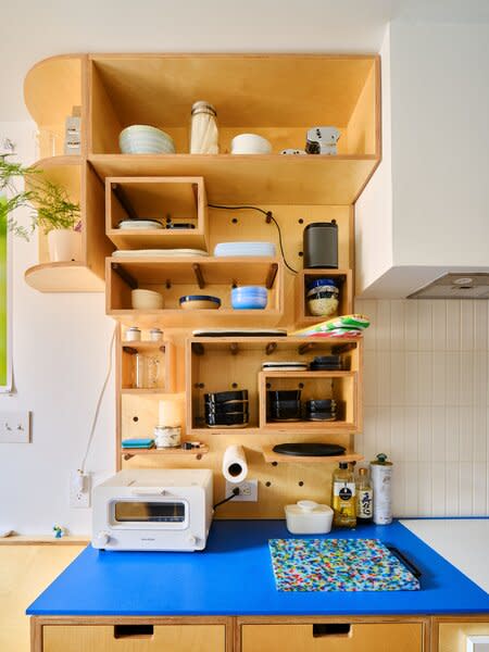 A Bibliophile Couple's Brooklyn Apartment Finds a Smart Storage Solution  for More Than 1,000 Books - Dwell