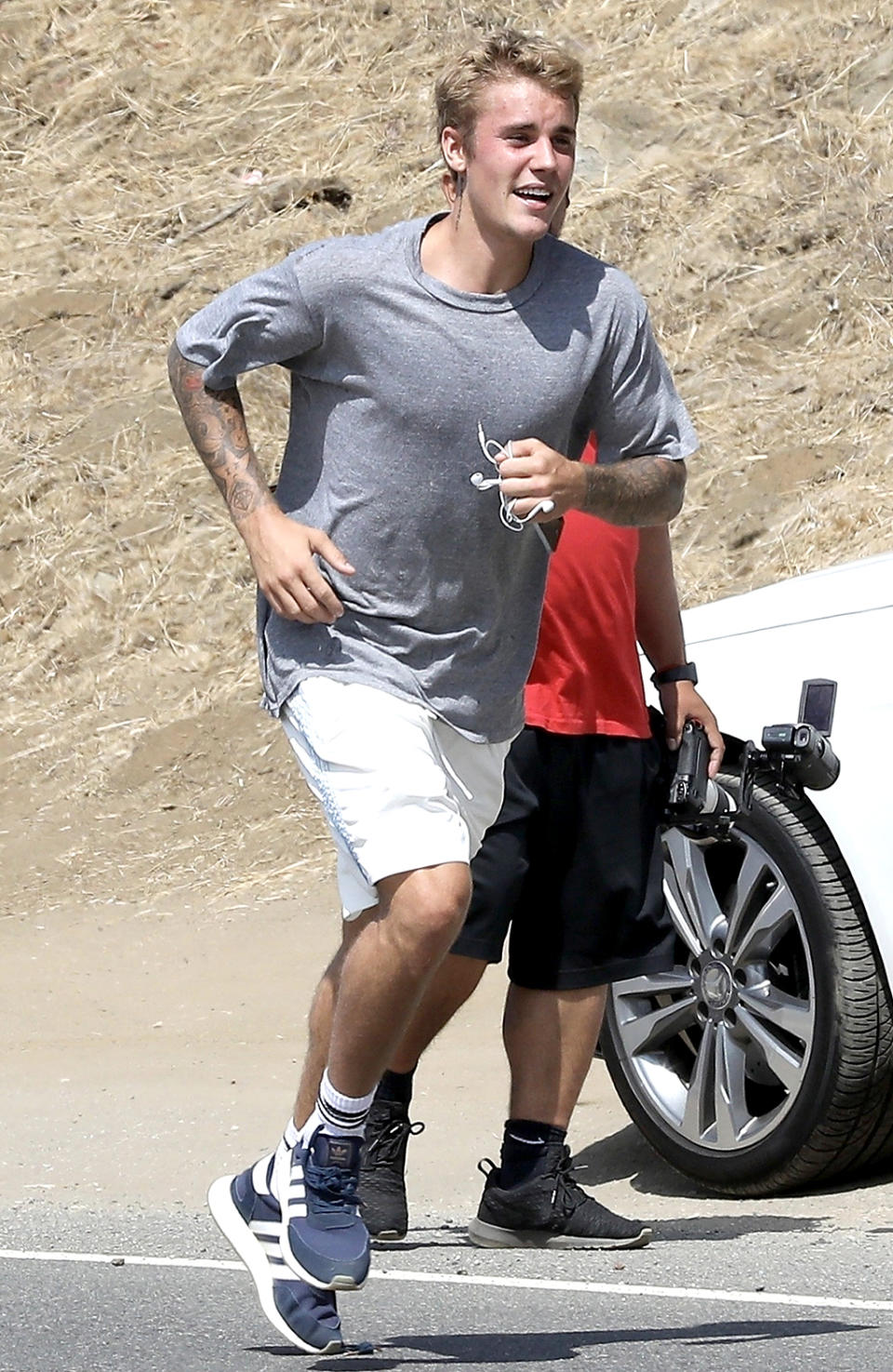 Justin Bieber hits the trail. (Photo: BACKGRID)